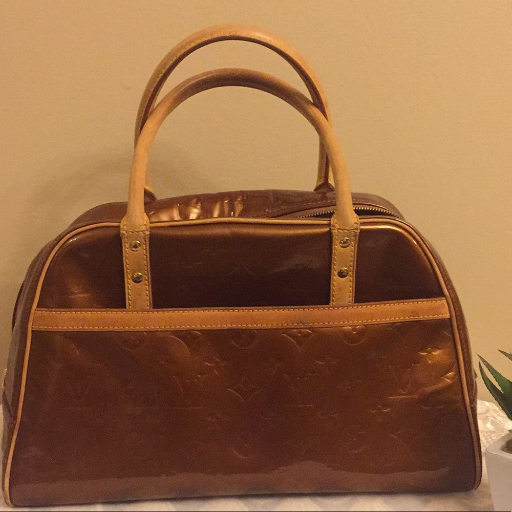 Authentic Louis Vuitton Monogram Vernis Thompkins
